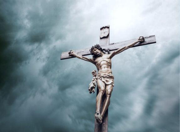 porque crucificaron a Jesús